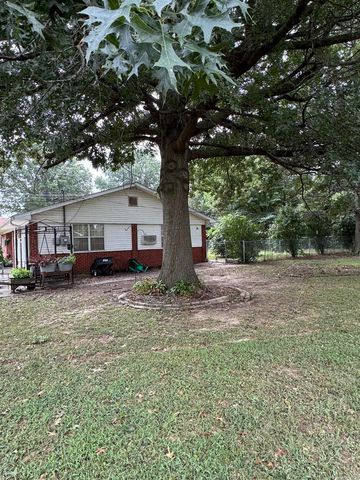 591 Valarie Ln, Piggott, AR 72454