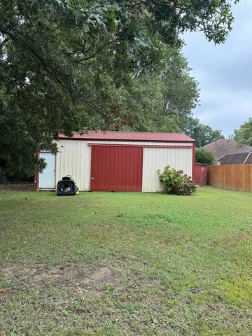 591 Valarie Ln, Piggott, AR 72454