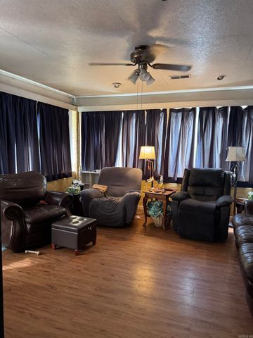 591 Valarie Ln, Piggott, AR 72454