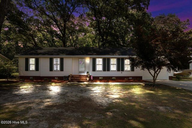 2444 Pine Knoll Drive, Kinston, NC 28504