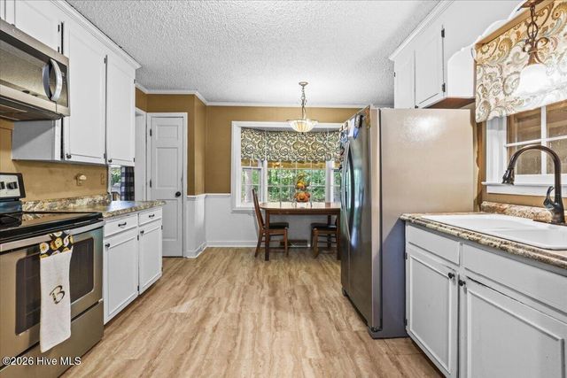 2444 Pine Knoll Drive, Kinston, NC 28504