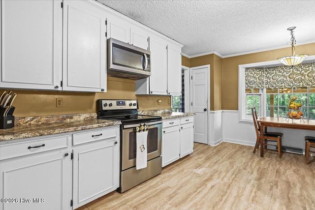 2444 Pine Knoll Drive, Kinston, NC 28504