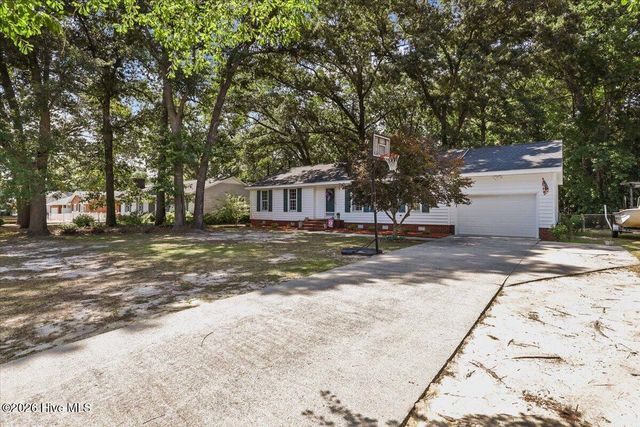 2444 Pine Knoll Drive, Kinston, NC 28504