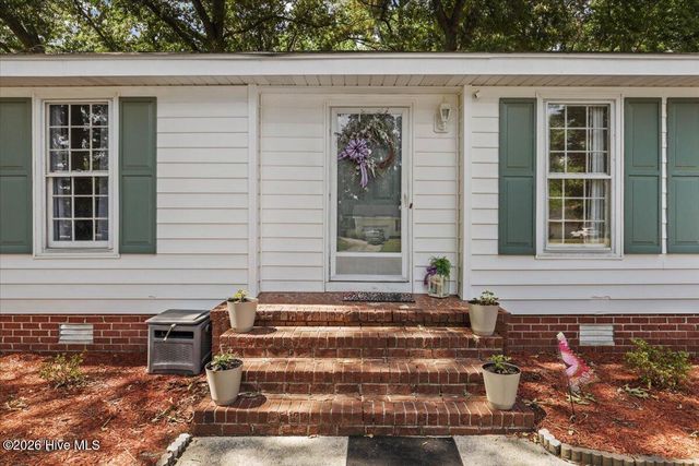 2444 Pine Knoll Drive, Kinston, NC 28504
