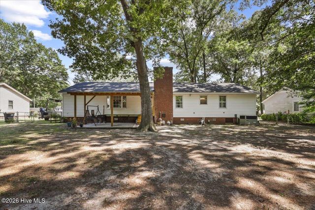 2444 Pine Knoll Drive, Kinston, NC 28504