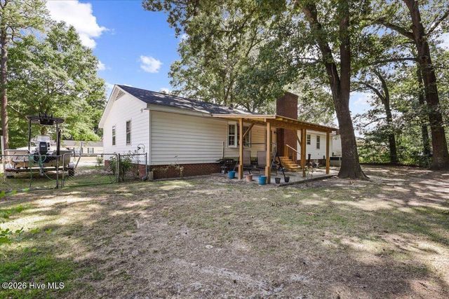2444 Pine Knoll Drive, Kinston, NC 28504