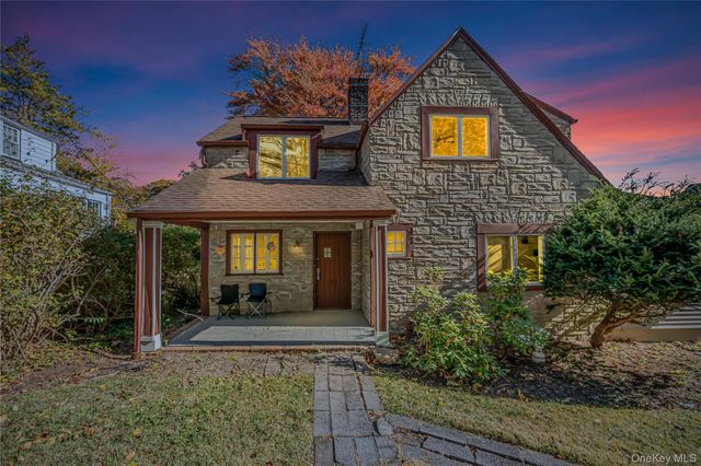 39 Hillcrest, Hartsdale, NY 10530