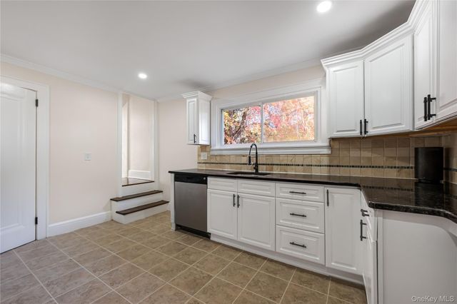 39 Hillcrest, Hartsdale, NY 10530