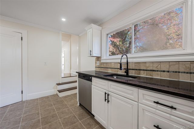 39 Hillcrest, Hartsdale, NY 10530