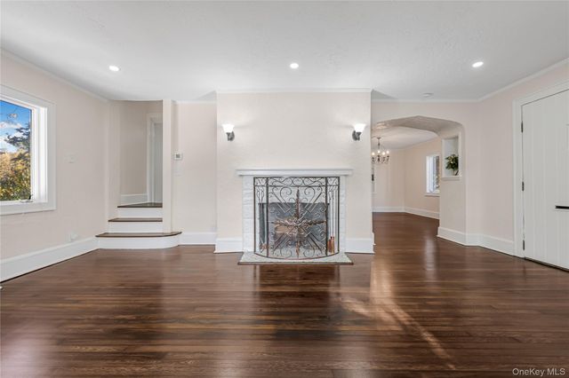 39 Hillcrest, Hartsdale, NY 10530