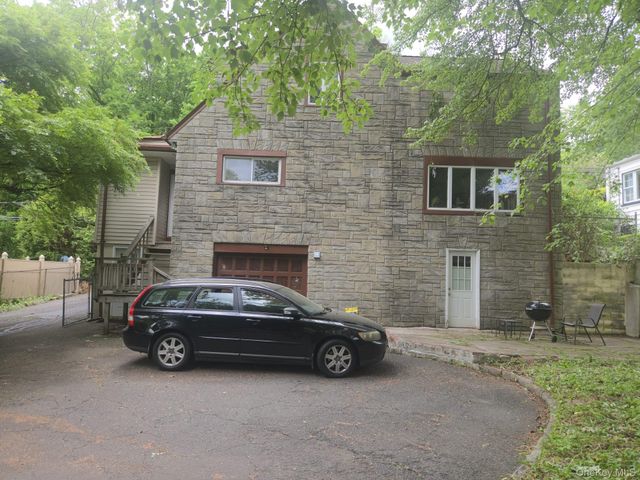 39 Hillcrest, Hartsdale, NY 10530