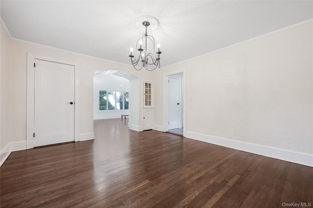 39 Hillcrest, Hartsdale, NY 10530