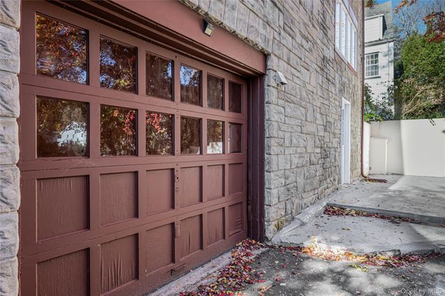 39 Hillcrest, Hartsdale, NY 10530