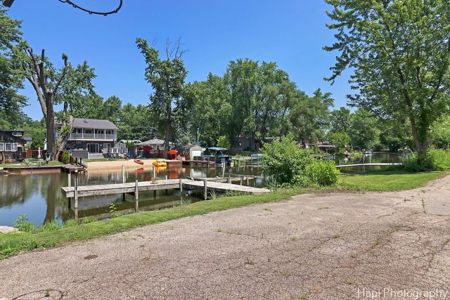 26377 W Marie Avenue, Antioch, IL 60002