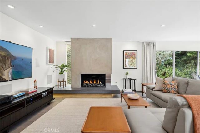 1900 Catalina Street, Laguna Beach, CA 92651