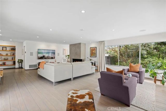 1900 Catalina Street, Laguna Beach, CA 92651