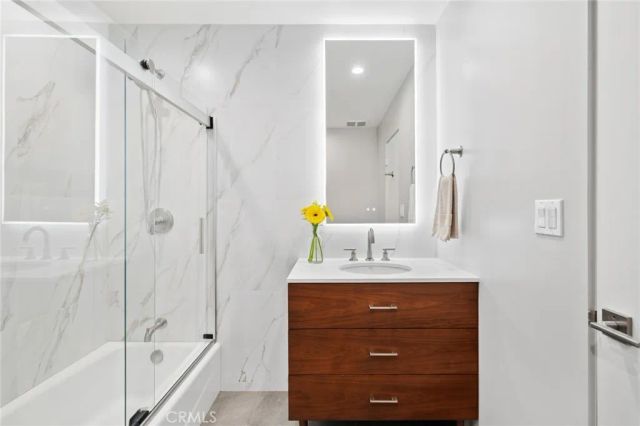 1900 Catalina Street, Laguna Beach, CA 92651