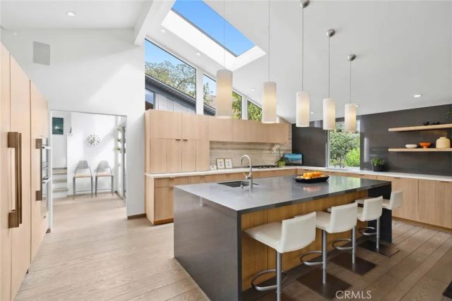1900 Catalina Street, Laguna Beach, CA 92651