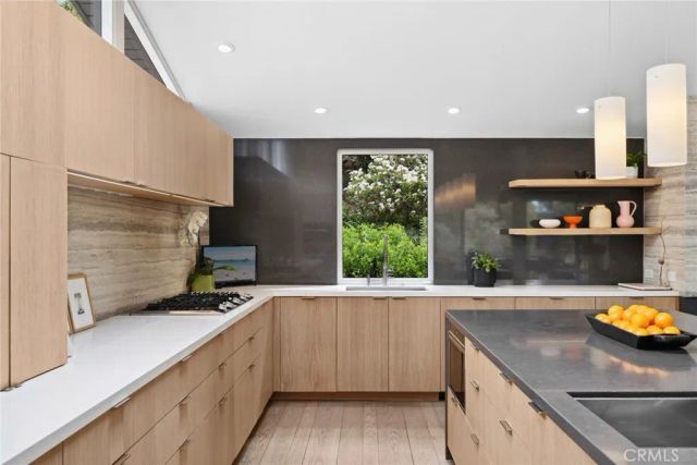 1900 Catalina Street, Laguna Beach, CA 92651