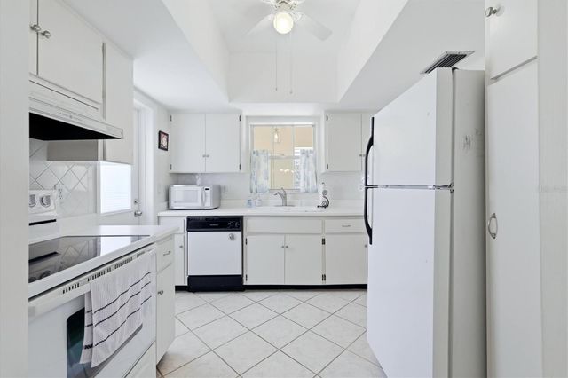 5887 TIDEWOOD AVENUE 2, Sarasota, FL 34231