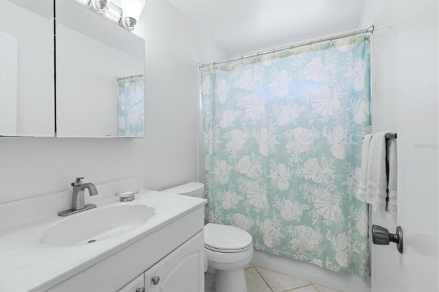 5887 TIDEWOOD AVENUE 2, Sarasota, FL 34231