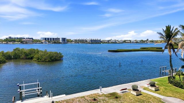 5887 TIDEWOOD AVENUE 2, Sarasota, FL 34231