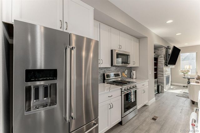 6984 E 1st Avenue, Denver, CO 80230