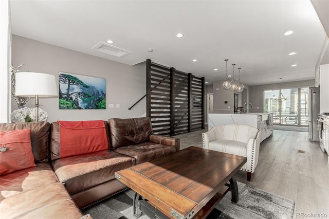 6984 E 1st Avenue, Denver, CO 80230