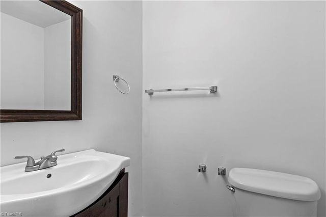 1805 S Hawthorne Road, Winston-salem, NC 27103