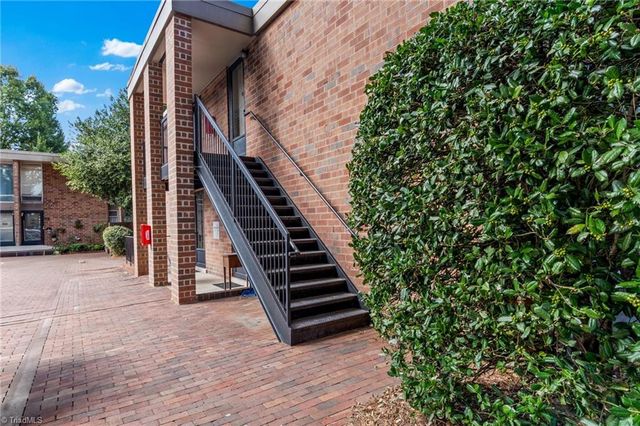 1805 S Hawthorne Road, Winston-salem, NC 27103