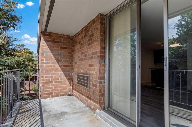 1805 S Hawthorne Road, Winston-salem, NC 27103