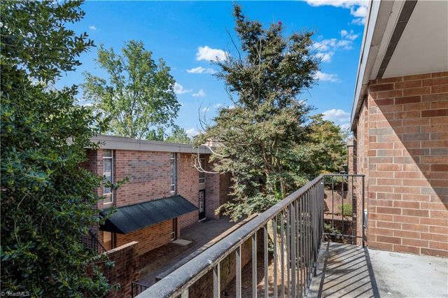 1805 S Hawthorne Road, Winston-salem, NC 27103