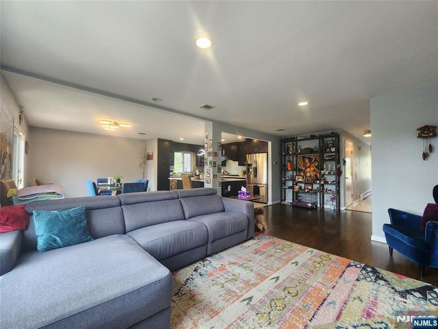 194 8th Street, Cresskill, NJ 07626