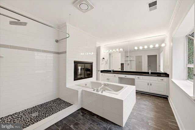 7809 FOX GATE CT, Bethesda, MD 20817