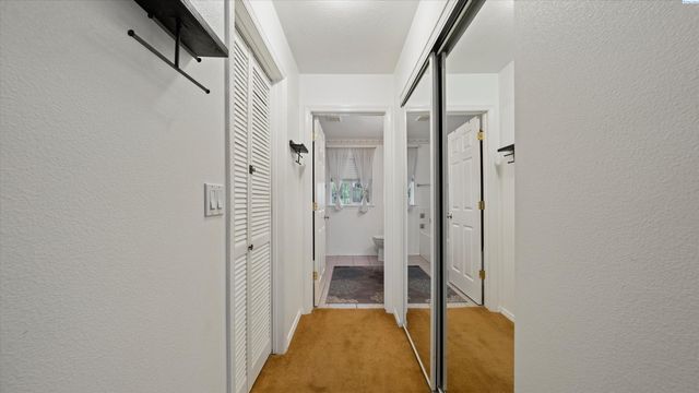 8412 Lancaster Dr., Pasco, WA 99301