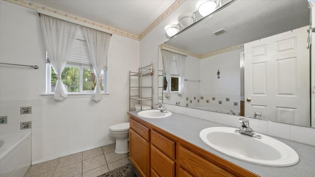 8412 Lancaster Dr., Pasco, WA 99301