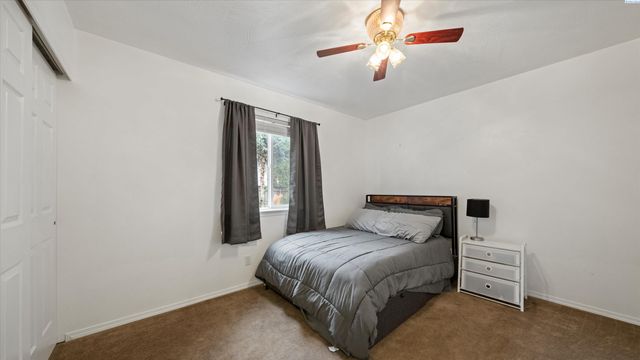 8412 Lancaster Dr., Pasco, WA 99301