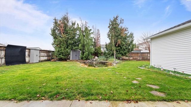 8412 Lancaster Dr., Pasco, WA 99301