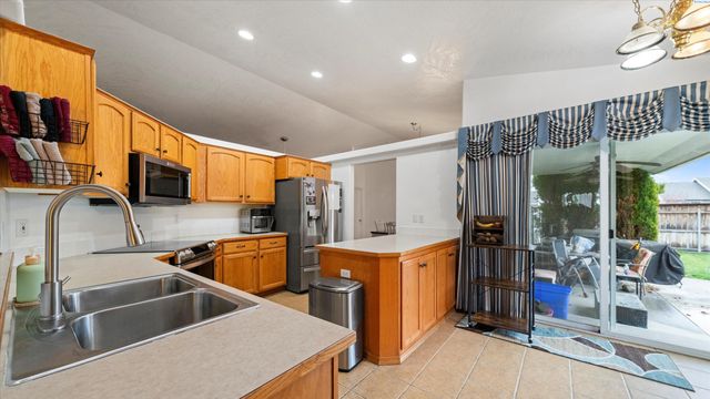 8412 Lancaster Dr., Pasco, WA 99301