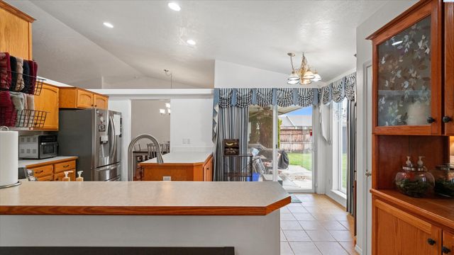 8412 Lancaster Dr., Pasco, WA 99301