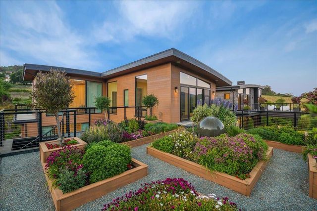 20078 Goetting Court, Saratoga, CA 95070