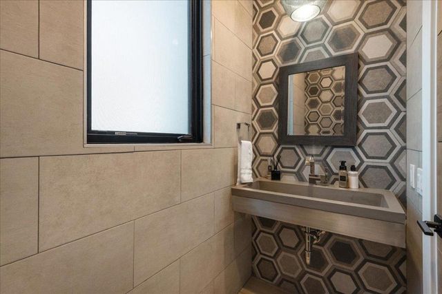 20078 Goetting Court, Saratoga, CA 95070