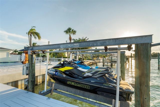 227 HOWARD DRIVE, Belleair Beach, FL 33786