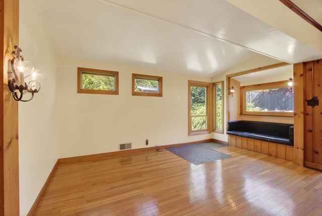 139 Bailey Rd, Holden, MA 01520
