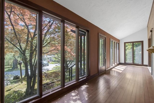 139 Bailey Rd, Holden, MA 01520