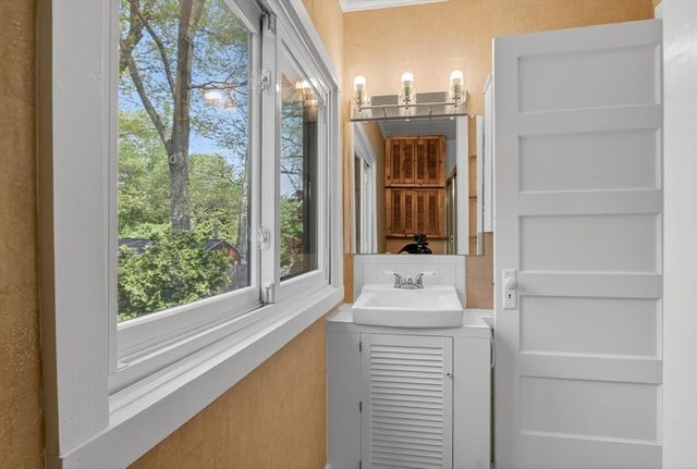139 Bailey Rd, Holden, MA 01520