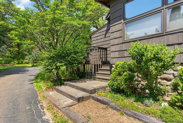 139 Bailey Rd, Holden, MA 01520