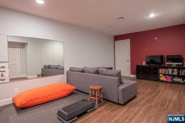 1705 Whitney Lane, Allendale, NJ 07401