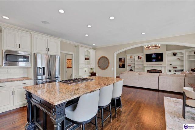 2603 Locust Hill Place, Louisville, KY 40245