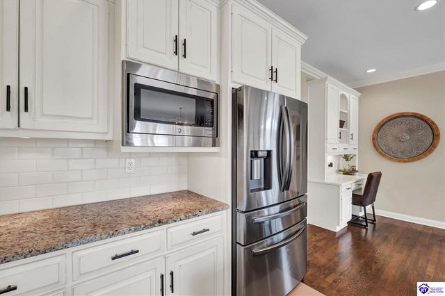 2603 Locust Hill Place, Louisville, KY 40245